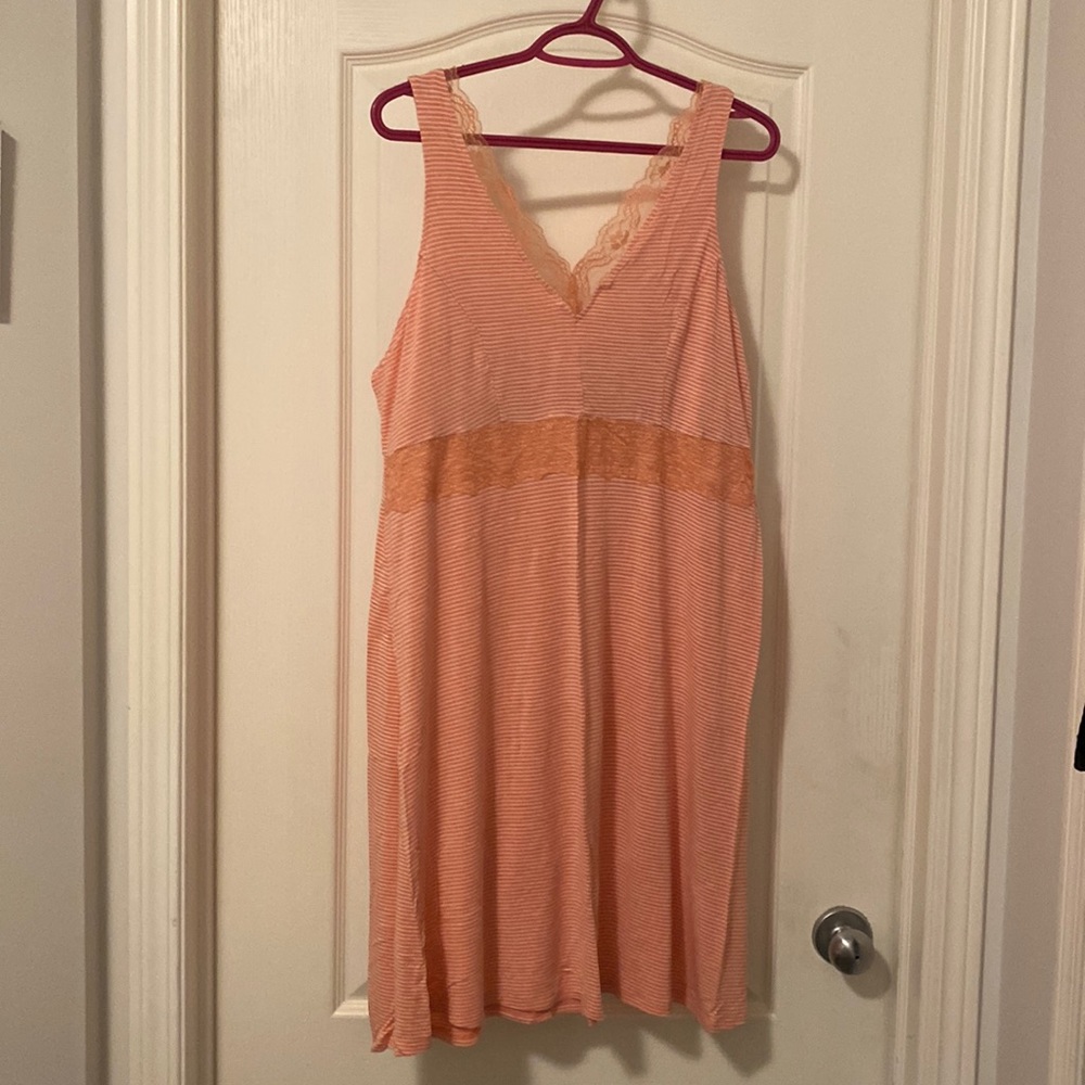 Sleeveless night gown with built in bra